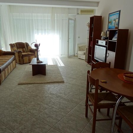 Club Topaz Apartments 尼普顿 外观 照片