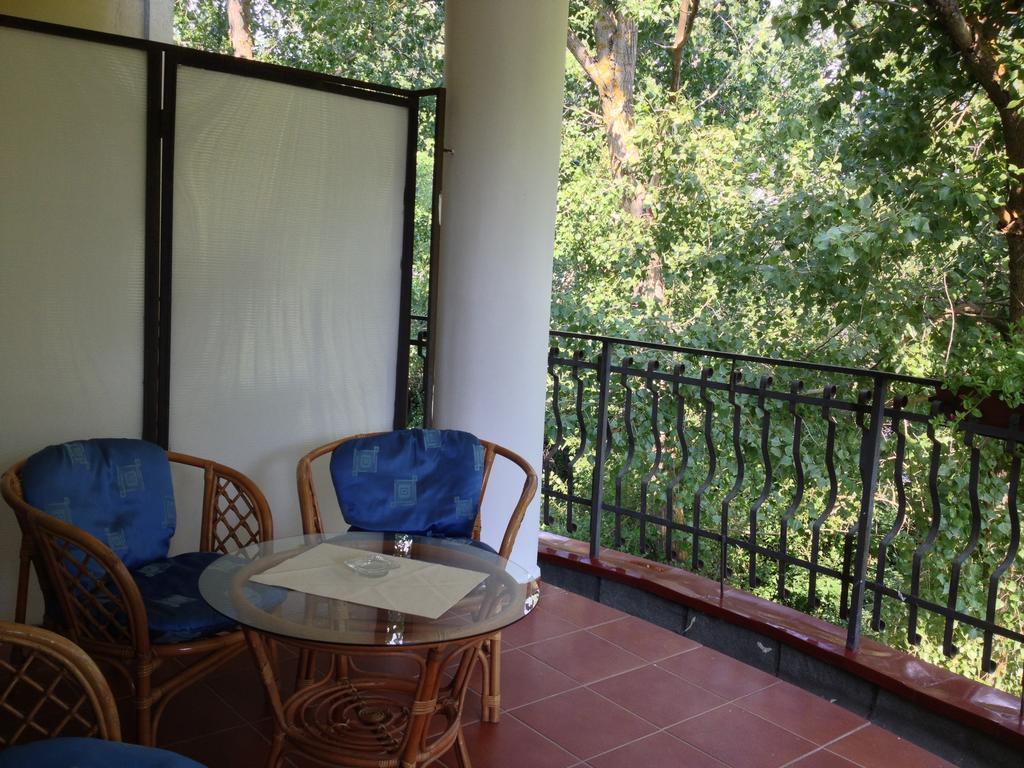 Club Topaz Apartments 尼普顿 客房 照片
