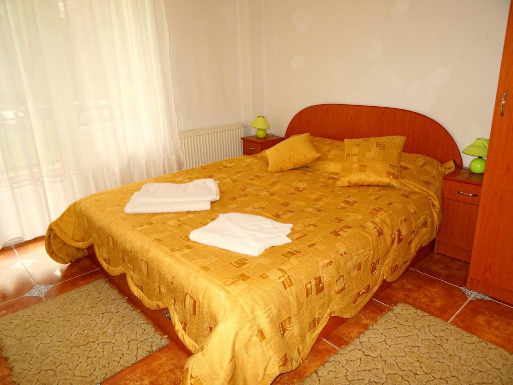 Club Topaz Apartments 尼普顿 客房 照片