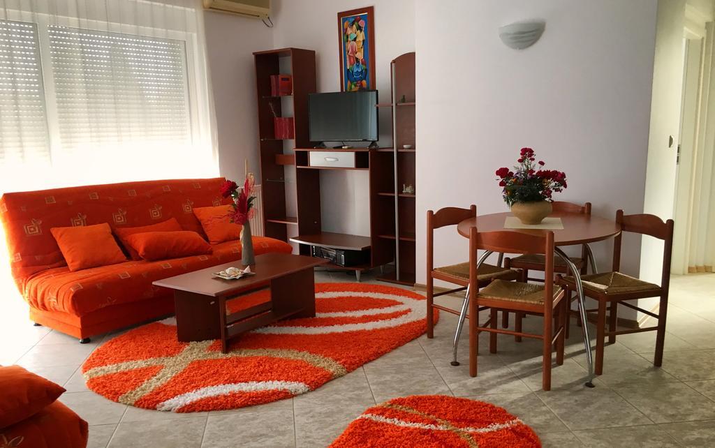 Club Topaz Apartments 尼普顿 外观 照片
