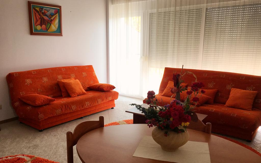Club Topaz Apartments 尼普顿 外观 照片