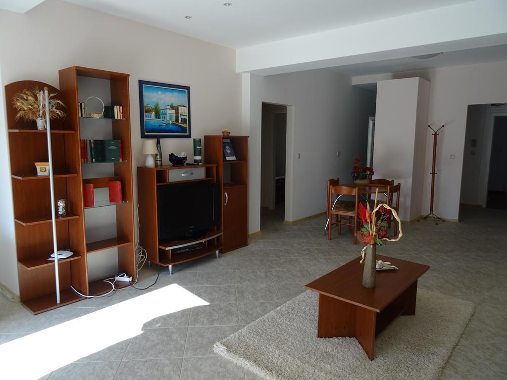 Club Topaz Apartments 尼普顿 外观 照片