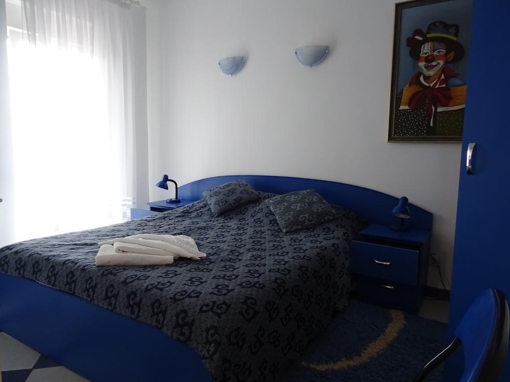 Club Topaz Apartments 尼普顿 外观 照片