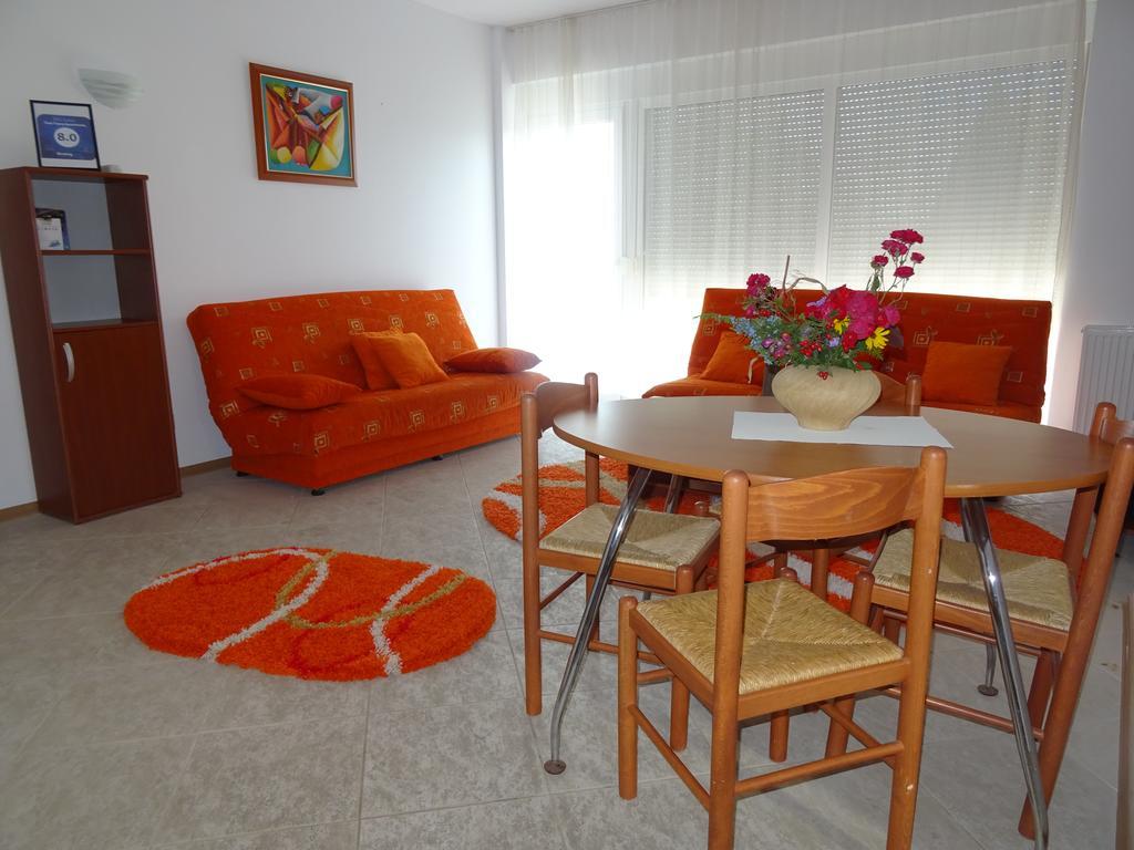 Club Topaz Apartments 尼普顿 外观 照片