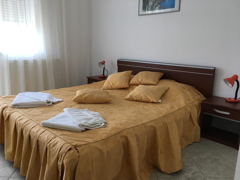 Club Topaz Apartments 尼普顿 外观 照片