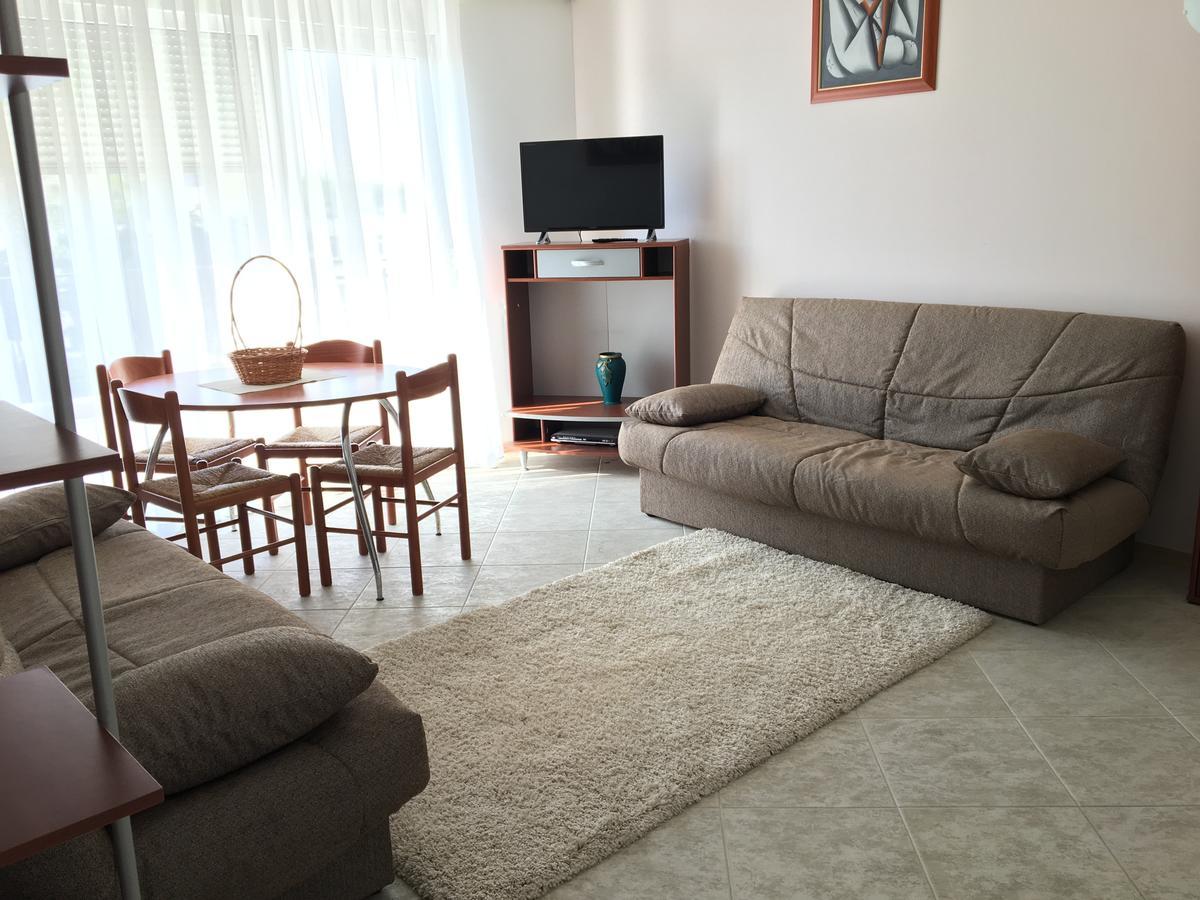 Club Topaz Apartments 尼普顿 外观 照片